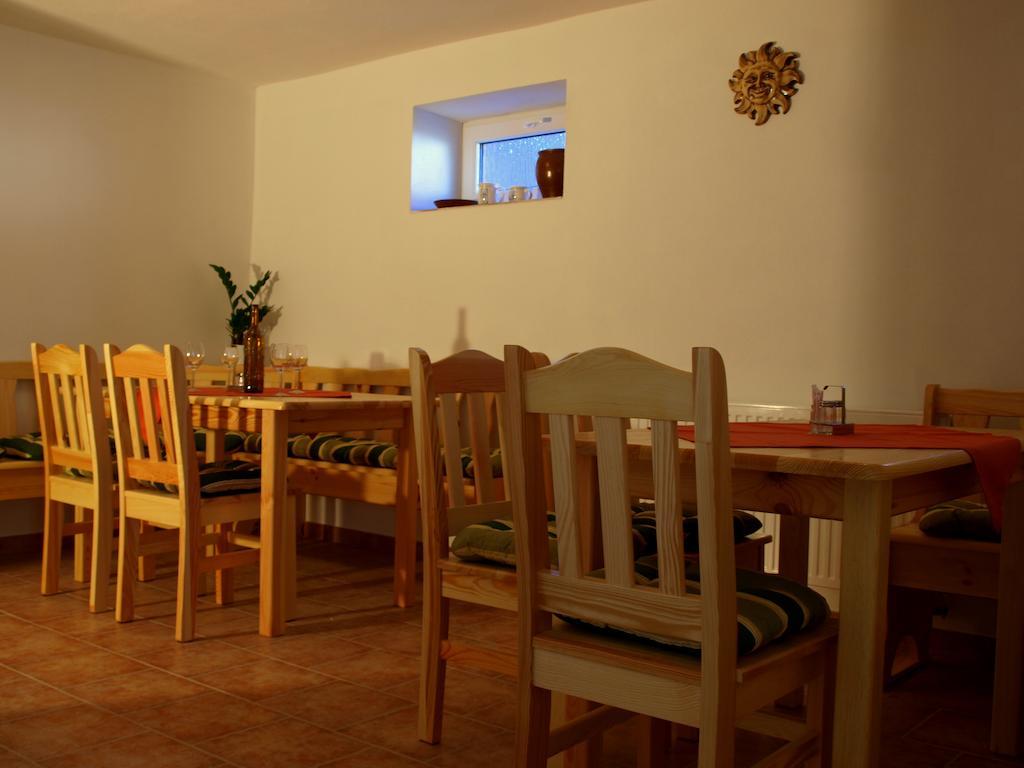 Penzion U Dvou Lip Drnholec Exterior foto